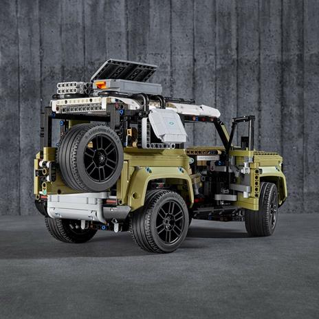 LEGO Technic (42110). Land Rover Defender - 3