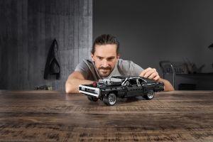 LEGO Technic 42111 Dom's Dodge Charger Macchina Giocattolo dal Film Fast and Furious Modellino Auto da Corsa Idee Regalo - 12