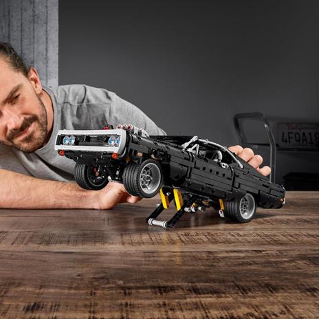 LEGO Technic 42111 Dom's Dodge Charger Macchina Giocattolo dal Film Fast and Furious Modellino Auto da Corsa Idee Regalo - 6