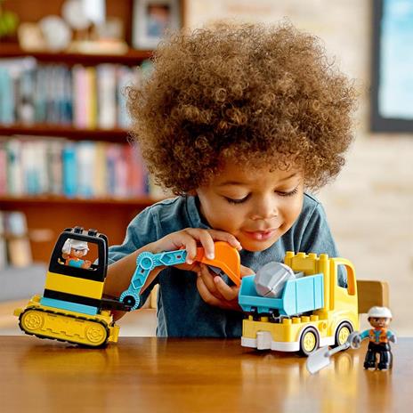 LEGO DUPLO Town (10931). Camion e scavatrice cingolata - 3