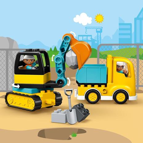 LEGO DUPLO Town (10931). Camion e scavatrice cingolata - 8