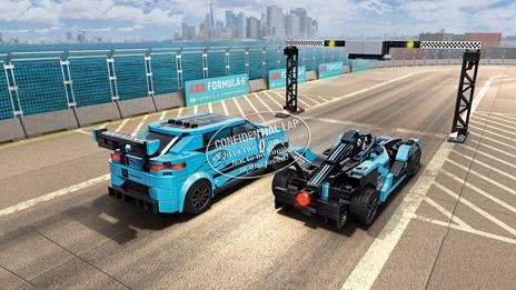 LEGO Speed Champions (76898). Formula E Panasonic Jaguar Racing GEN2 car & Jaguar I-PACE eTROPHY - 8