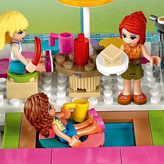 LEGO Friends 41395 Il Bus dell'Amicizia con Piscina e Scivolo, Playset con 3 Mini Bamboline, Autobus Giocattolo - 8