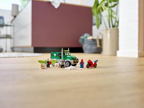 LEGO Super Heroes (76147). Avvoltoio e la rapina del camion - 11