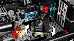 LEGO DC Comics Super Heroes (76160). Bat-base mobile - 9