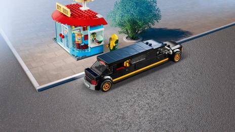 LEGO® City 60271 Piazza principale - 4