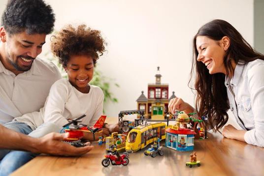 LEGO® City 60271 Piazza principale - 7