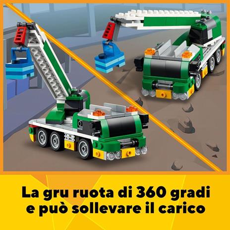 LEGO Creator 31113 3 in 1 Trasportatore di Auto da Corsa, Kit di Costruzione, Camion con Rimorchio, Gru e Rimorchiatore - 6