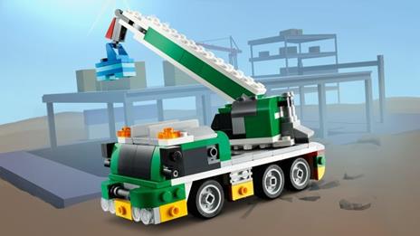 LEGO Creator 31113 3 in 1 Trasportatore di Auto da Corsa, Kit di Costruzione, Camion con Rimorchio, Gru e Rimorchiatore - 10