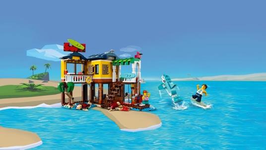 LEGO Creator 31118 Surfer Beach House, Kit di Costruzione in Mattoncini 3 in 1, Faro e Casetta con Piscina per Bambini - 9