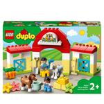 LEGO DUPLO Town 10951 Maneggio, Fattoria Giocattolo con 2 Pony, Set per Bambini, Accessori per la Cura degli Animali