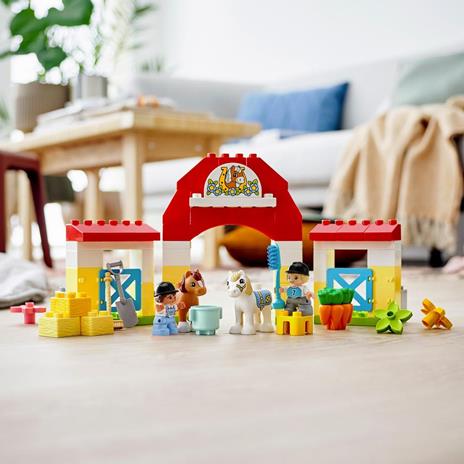 LEGO DUPLO Town 10951 Maneggio, Fattoria Giocattolo con 2 Pony, Set per Bambini, Accessori per la Cura degli Animali - 6