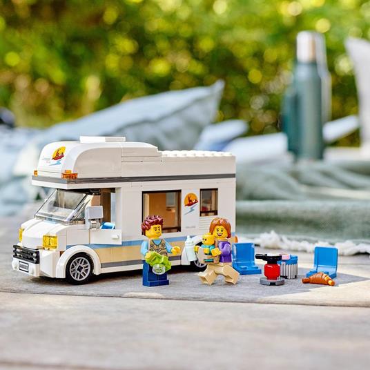 LEGO City 60283 Super Veicoli Camper delle Vacanze, Kit di Gioco con Camper, Giocattoli sulle Vacanze Estive per Bambini - 7