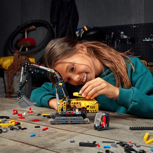 LEGO Technic 42121 Escavatore Pesante, Trattore, Modellino 2 in 1, Kit di Costruzione Veicolo Scavatore per Bambini - 11