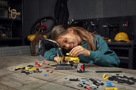 LEGO Technic 42121 Escavatore Pesante, Trattore, Modellino 2 in 1, Kit di Costruzione Veicolo Scavatore per Bambini - 10