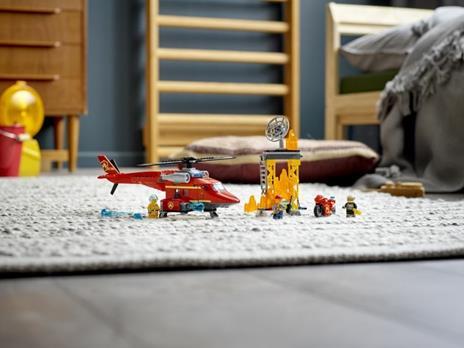 LEGO City 60281 Elicottero Antincendio con Motocicletta e Minifigure Pompiere e Pilota - 11