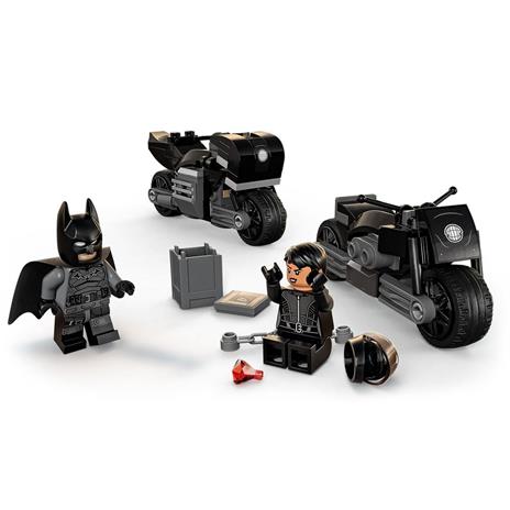 LEGO DC 76179 Inseguimento sulla Moto di Batman e Selina Kyle, Giocattolo per Bambini di 6+ Anni con Bat-Segnale - 3