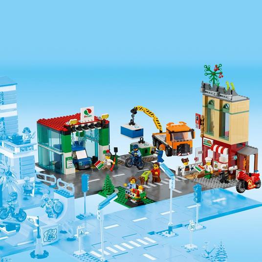 LEGO City 60292 Centro Città con Autolavaggio, Moto, Bici e Camion  Giocattolo, Piattaforme Stradali e 8 Minifigure - LEGO - City - Edifici e  architettura - Giocattoli