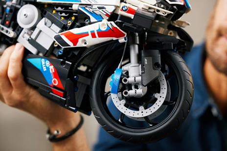 LEGO Technic BMW M 1000 RR - 9