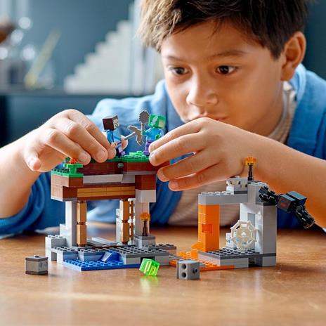 LEGO Minecraft 21166 La Miniera Abbandonata, Set Costruzioni, Grotta di Zombi, Slime Vivente, Steve e Figure di Ragno - 2