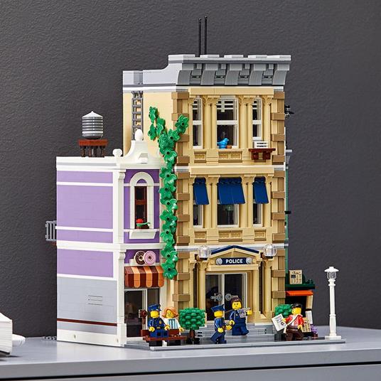 LEGO 10278 Icons Stazione di Polizia, Set Costruzioni per Adulti, Modellino da Costruire di Caserma, Idee Regalo Fai da Te - 3