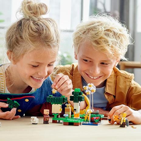 LEGO Minecraft 21165 La Fattoria delle Api, Set di Costruzione con Apicoltore e Pecora, Giocattoli per Bambini - 2