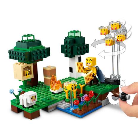 LEGO Minecraft 21165 La Fattoria delle Api, Set di Costruzione con Apicoltore e Pecora, Giocattoli per Bambini - 5