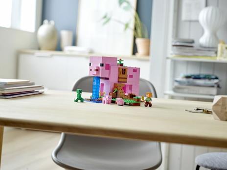 LEGO Minecraft 21170 La Pig House, Set da Costruire, Casa Apribile con Animali Giocattolo, Giochi per Bambini da 8 Anni - 11
