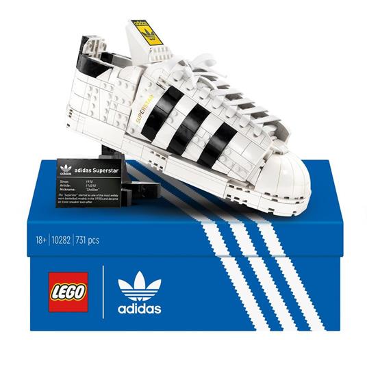 LEGO Icons 10282 adidas Originals Superstar, Set di Costruzioni in Mattoncini, Scarpe Sneaker da Collezione per Adulti