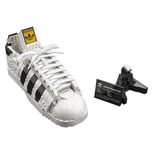 LEGO Icons 10282 adidas Originals Superstar, Set di Costruzioni in Mattoncini, Scarpe Sneaker da Collezione per Adulti - 7