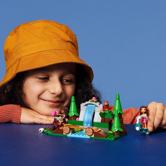 LEGO Friends 41677 La Cascata nel Bosco, Set di Costruzioni per Bambini di 5 Anni con le Mini Bamboline di Andrea e Olivia - 2