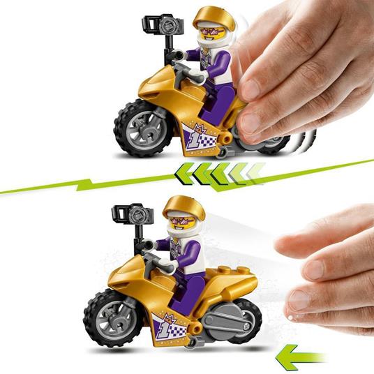 LEGO City Stuntz Stunt Bike dei Selfie, Moto Giocattolo con Funzione "Carica e Vai", Idea Regalo per Bambini dai 5 Anni, 60309 - 4