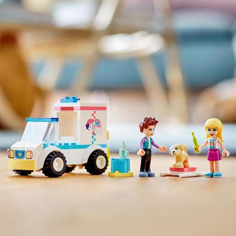 LEGO Friends 41694 Ambulanza della Clinica Veterinaria, Set Soccorso Amici Animali, Giocattolo per Bambini di 4+ Anni - 6