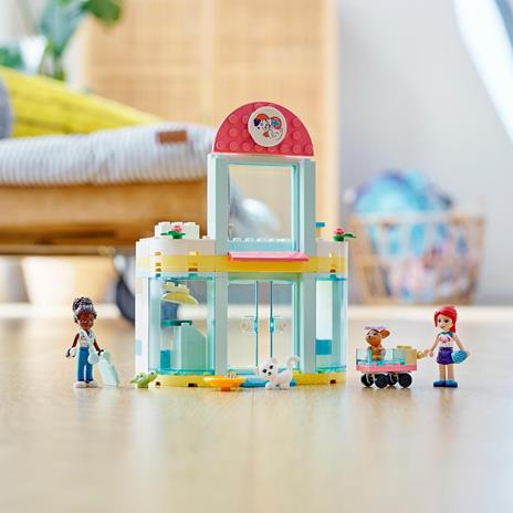 LEGO Friends 41695 Clinica Veterinaria, Giochi per Bambini dai 4 Anni, con 2 Mini Bamboline e 3 Animali, Idea Regalo - 7