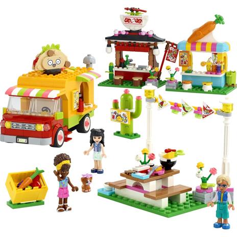 LEGO Friends 41701 Il Mercato dello Street Food, Include Camion dei Tacos e Bar dei Frullati, Giochi per Bambini - 9