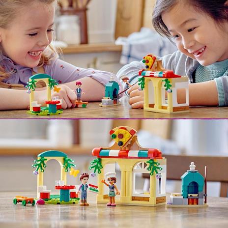 LEGO Friends 41705 La Pizzeria di Heartlake City, con Pizza, Cibo Giocattolo e Mini Bamboline, Giochi per Bambini dai 5 Anni - 2