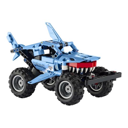 LEGO Technic 42134 Monster Jam Megalodon, da Camion a Macchina Giocattolo Low Racer Lusca, per Bambini di 7+ Anni - 7