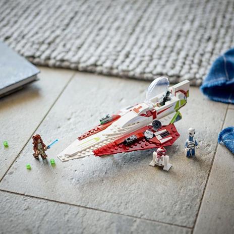 LEGO Star Wars 75333 Jedi Starfighter di Obi-Wan Kenobi, Set l'Attacco dei Cloni con Droide e Minifigure Taun We, Spada Laser - 7