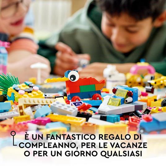 LEGO Classic 11021 90 Anni di Gioco, Scatola con Mattoncini Colorati per 15 Mini Costruzioni di Modelli Iconici - 8