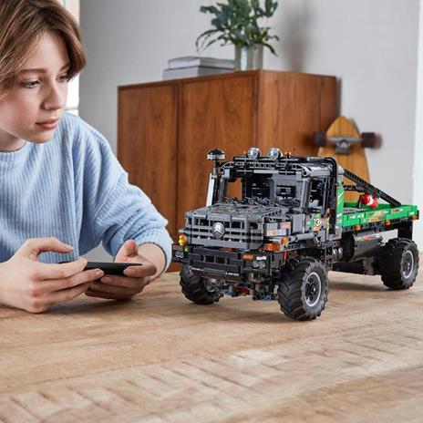 LEGO Technic 42129 Camion Fuoristrada 4x4 Mercedes-Benz Zetros, Camion Giocattolo, Macchina Telecomandata, Idea Regalo - 2