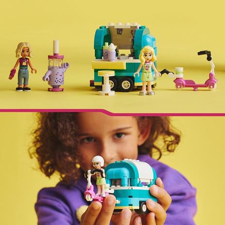 LEGO Friends 41733 Negozio Mobile di Bubble Tea, Giocattolo per Bambini 6+ con Monopattino e Mini Bamboline Nova e Matilde - 6