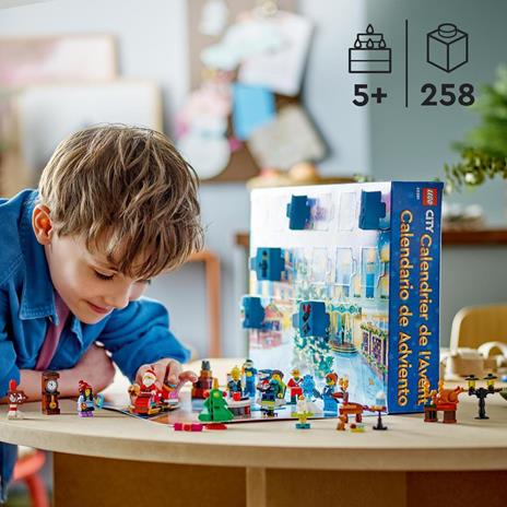 LEGO City 60381 Calendario dell'Avvento 2023 con 24 Regali, Babbo Natale e Tappeto da Gioco, Regalo Natalizio per Bambini - 3
