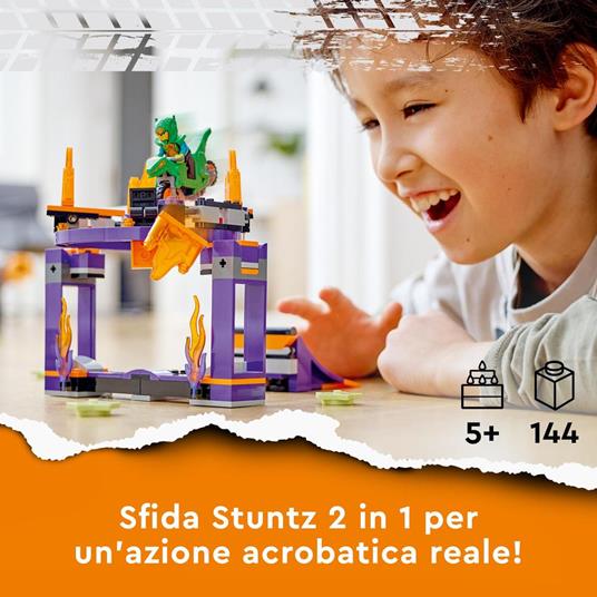 LEGO City Stuntz 60359 Sfida Acrobatica: Schiacciata sulla Rampa, Set 2 in 1 con Moto Giocattolo Dinosauro Carica e Vai - 2