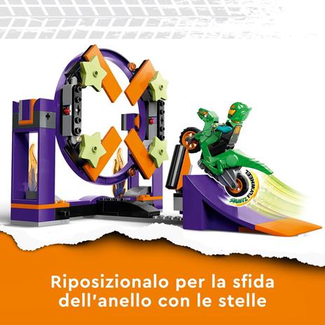 LEGO City Stuntz 60359 Sfida Acrobatica: Schiacciata sulla Rampa, Set 2 in 1 con Moto Giocattolo Dinosauro Carica e Vai - 4