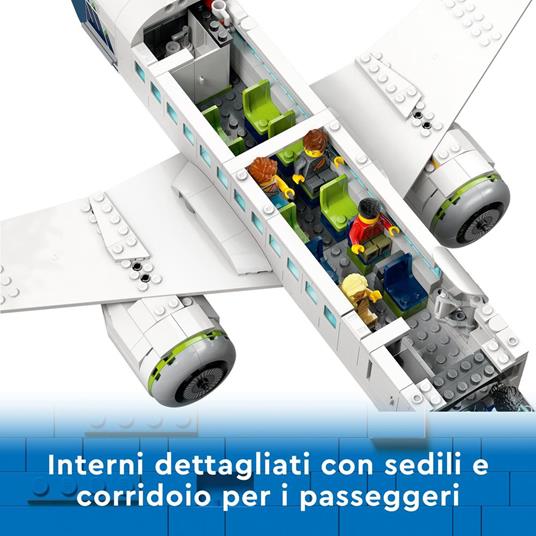 LEGO City 60367 Aereo Passeggeri, Modellino di Aeroplano Giocattolo da Costruire con 9 Minifigure e Veicoli dell'Aeroporto - 3