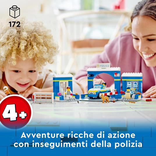 LEGO City 60370 Inseguimento alla Stazione di Polizia, Macchina e Moto giocattolo, Minifigure e Cane, Giochi per Bambini 4+ - 2