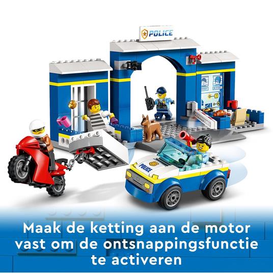 LEGO City 60370 Inseguimento alla Stazione di Polizia, Macchina e Moto giocattolo, Minifigure e Cane, Giochi per Bambini 4+ - 5