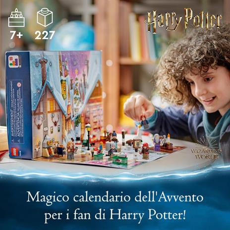 LEGO Harry Potter 76418 Calendario dellAvvento 2023 24 Regali tra cui 18 Mini Costruzioni e 6 Minifigure Giochi per Natale - 2