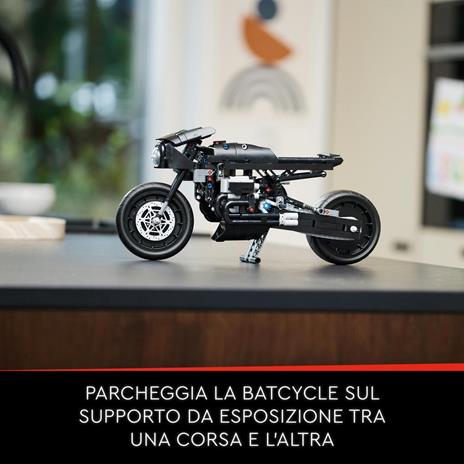 LEGO Technic 42155 THE BATMAN – BATCYCLE, Moto Giocattolo da Collezione, Modellino Motocicletta del Supereroe, Film del 2022 - 6