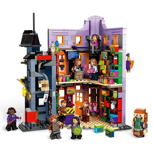 LEGO Harry Potter 76422 Diagon Alley Tiri Vispi Weasley Set 2in1 Negozio Giocattolo Scherzi e Ufficio Postale delle Civette - 4